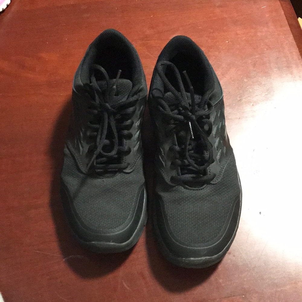 Nike tennis shoes